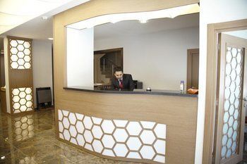 Adana Omur Otel מראה חיצוני תמונה